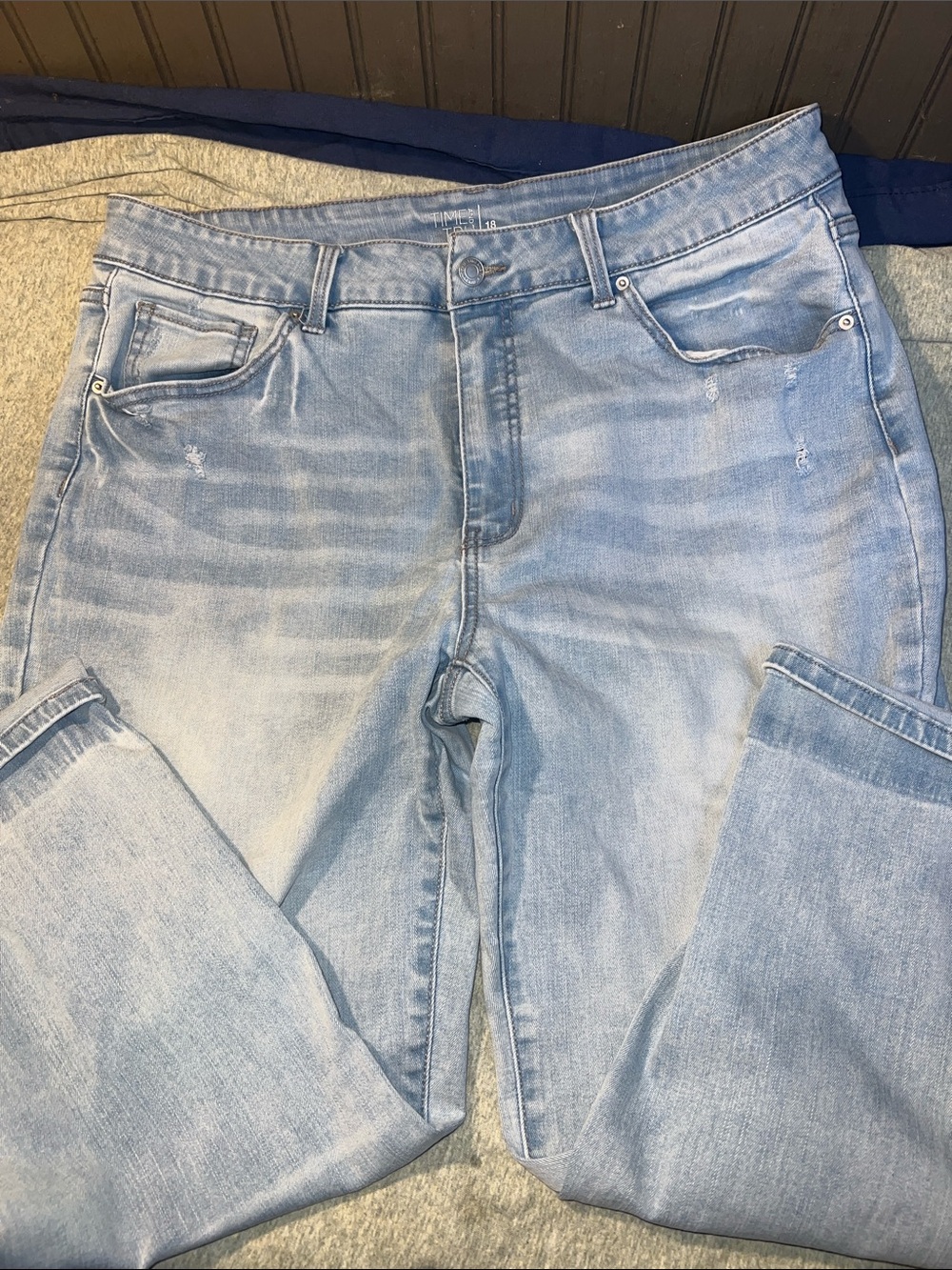 Time and Tru Women’s HighRise Cropped Jeans